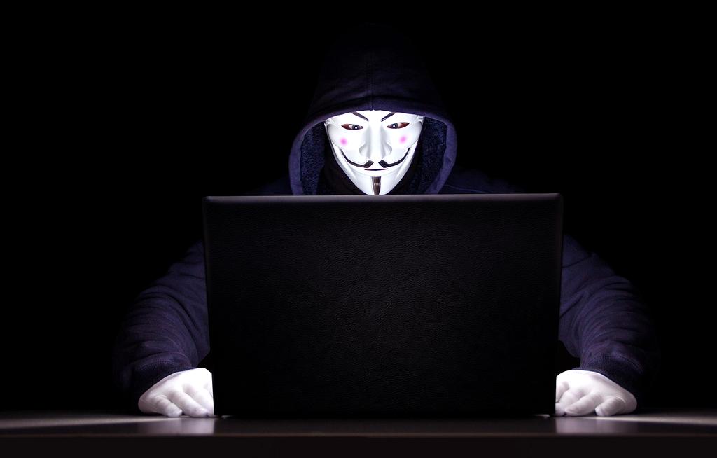 Email icon with quantum encryption symbols